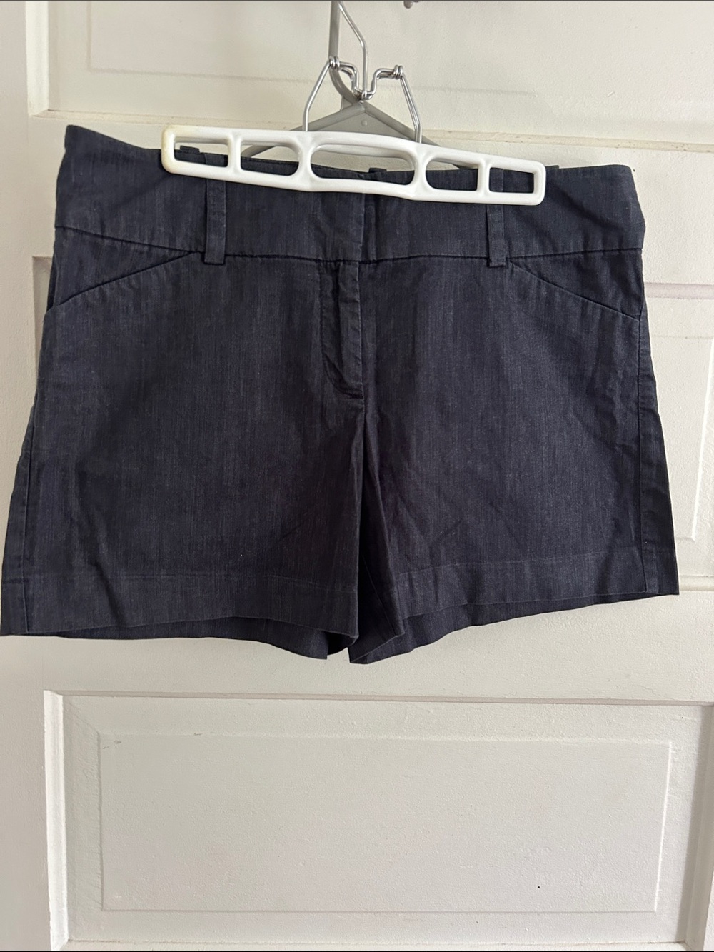 Ann Taylor Women’s Navy Dress Shorts - Classic Tailored Style -Signature Sz 6